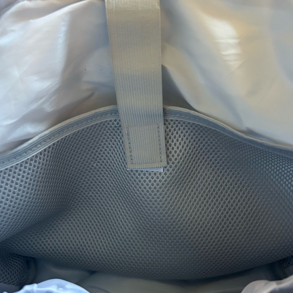 Blogilates mini blue haze backpack - Picture 4 of 6